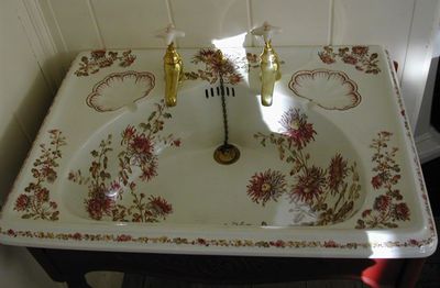Large Victorian Polychromatic Transfer Basin
