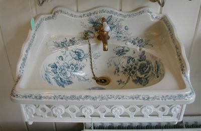 Victorian Blue Transfer Basin