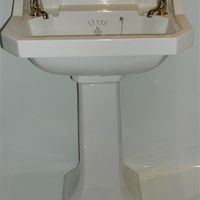 Basin and Pedestal by Royal Doulton C.1920