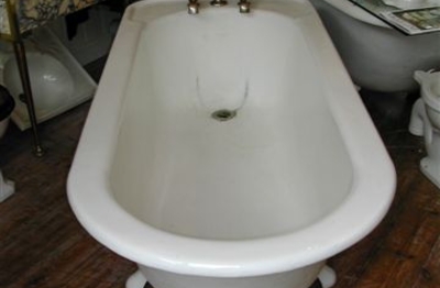 Large Free-Standing Roll Top Plunger Bath by Shanks & Co, C.1930