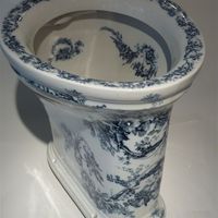 Victorian Blue Transfer WC C.1890 No name, just 'chicken' trademark. London Outlet