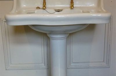 Large Basin and Pedestal by Twyfords C.1900