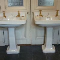Pair of 'Venus' by Bristol basins and pedestals C.1930