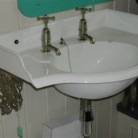 Victorian Cast Iron Cloakroom Basin c.1870